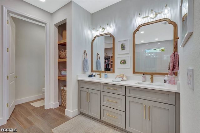 8517 S Lake CIR, Fort Myers, FL 33908