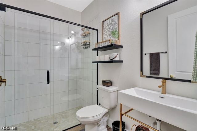 8517 S Lake CIR, Fort Myers, FL 33908