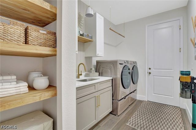 8517 S Lake CIR, Fort Myers, FL 33908