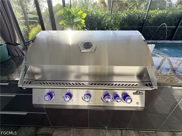 8517 S Lake CIR, Fort Myers, FL 33908