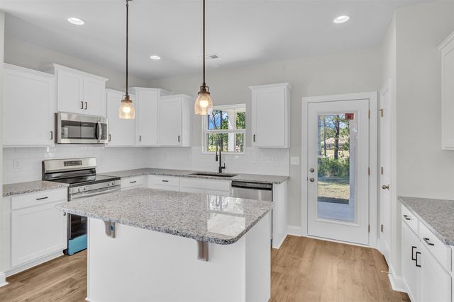 1116 NW Forest Bend Dr NW, Calabash, NC 28467