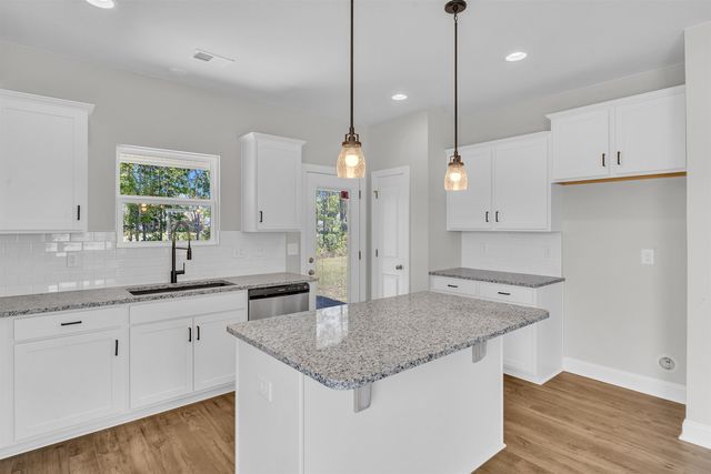 1116 NW Forest Bend Dr NW, Calabash, NC 28467