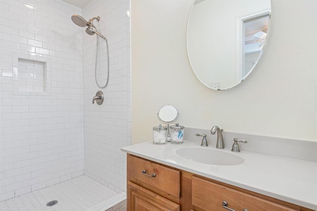 981 S Stingaree Drive, Crystal Beach, TX 77650