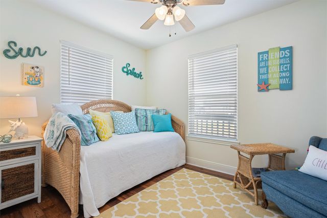 981 S Stingaree Drive, Crystal Beach, TX 77650