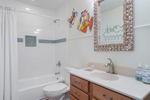 981 S Stingaree Drive, Crystal Beach, TX 77650