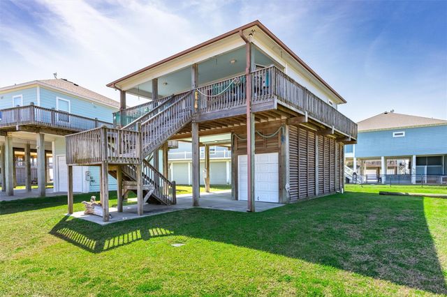 981 S Stingaree Drive, Crystal Beach, TX 77650