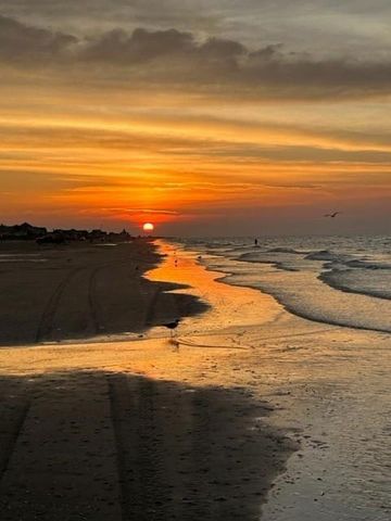 981 S Stingaree Drive, Crystal Beach, TX 77650