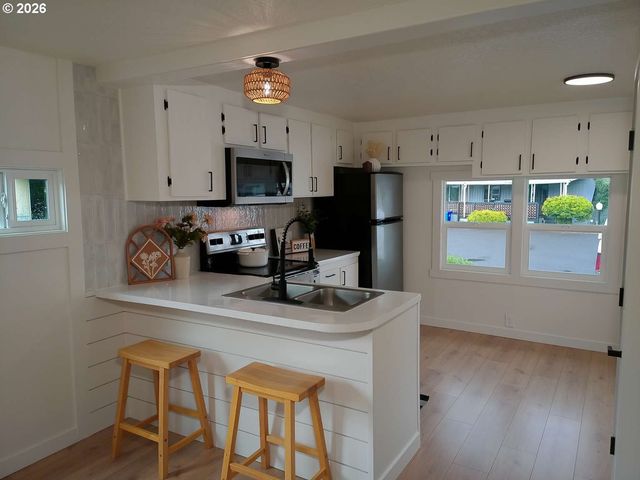 16745 Se DIVISION St 298, Portland, OR 97236