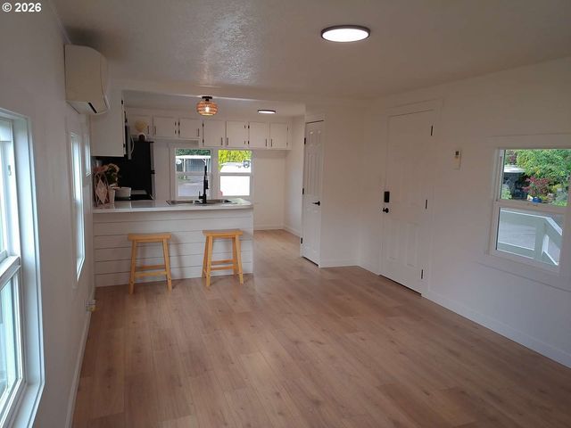 16745 Se DIVISION St 298, Portland, OR 97236
