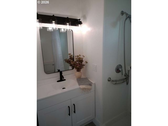 16745 Se DIVISION St 298, Portland, OR 97236