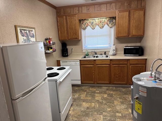 44 Laura Street, Robbinsville, NC 28771