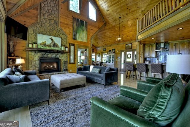 46 Cochise Road, Blue Ridge, GA 30513