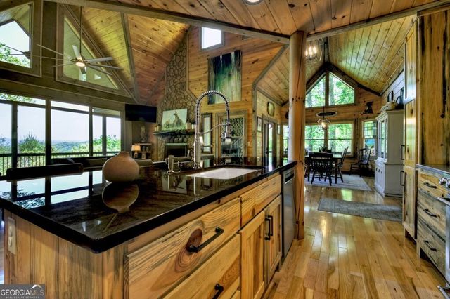 46 Cochise Road, Blue Ridge, GA 30513
