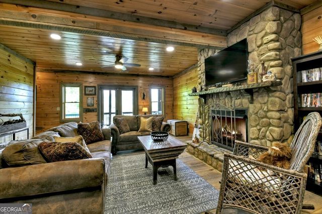 46 Cochise Road, Blue Ridge, GA 30513