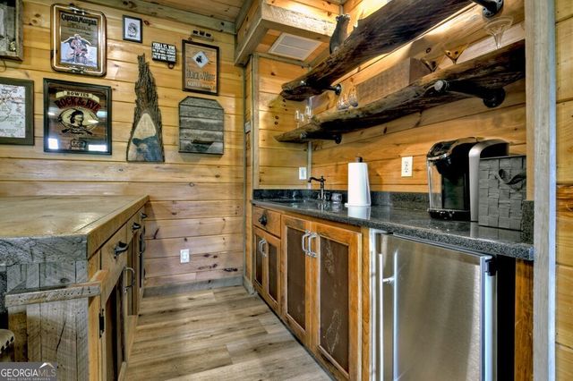 46 Cochise Road, Blue Ridge, GA 30513