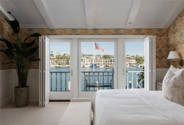 600 Via Lido Nord, Newport Beach, CA 92663