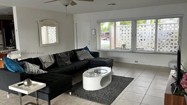 2424 SE 9th St 2424, Pompano Beach, FL 33062