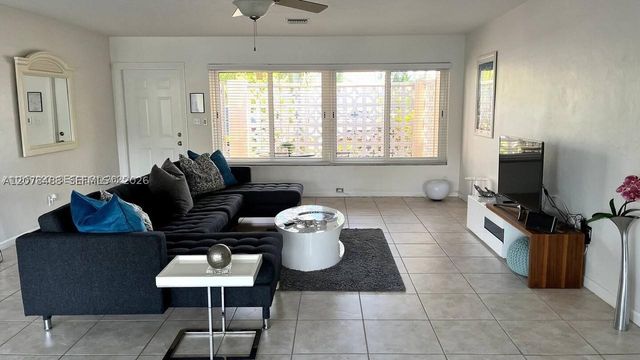 2424 SE 9th St 2424, Pompano Beach, FL 33062