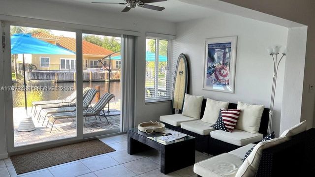 2424 SE 9th St 2424, Pompano Beach, FL 33062