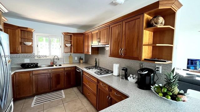2424 SE 9th St 2424, Pompano Beach, FL 33062