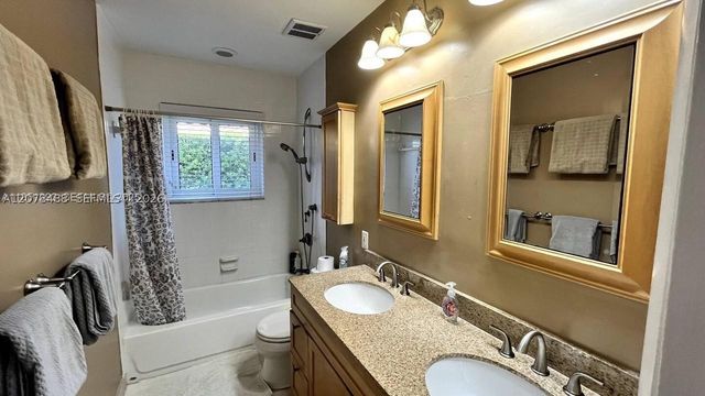 2424 SE 9th St 2424, Pompano Beach, FL 33062