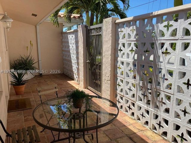 2424 SE 9th St 2424, Pompano Beach, FL 33062