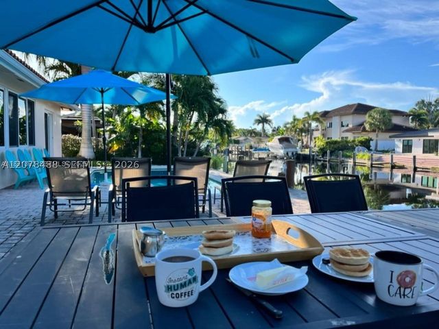 2424 SE 9th St 2424, Pompano Beach, FL 33062