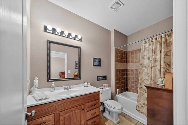 517 Wildewood Drive, Chandler, TX 75758