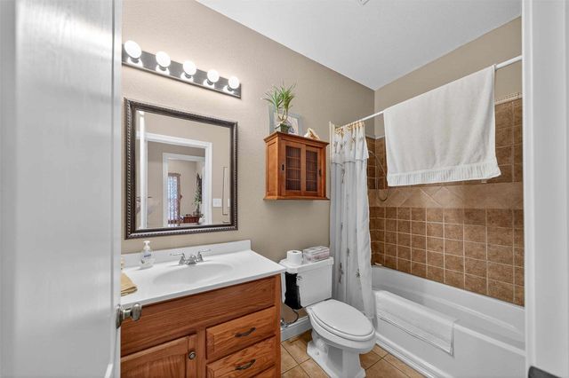 517 Wildewood Drive, Chandler, TX 75758