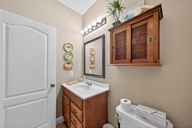 517 Wildewood Drive, Chandler, TX 75758