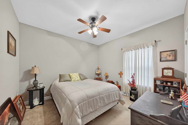 517 Wildewood Drive, Chandler, TX 75758