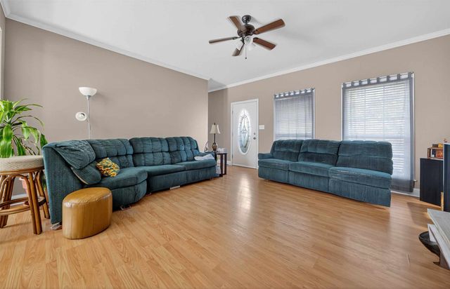 517 Wildewood Drive, Chandler, TX 75758