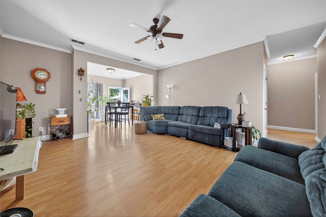 517 Wildewood Drive, Chandler, TX 75758