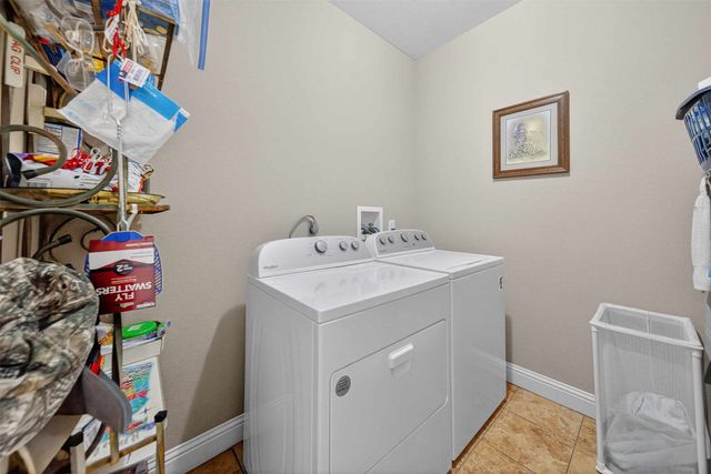 517 Wildewood Drive, Chandler, TX 75758