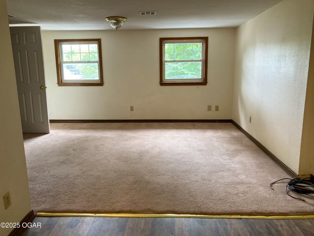 210 N Moffet Avenue, Joplin, MO 64801