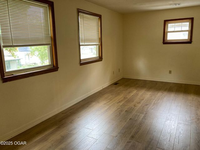 210 N Moffet Avenue, Joplin, MO 64801