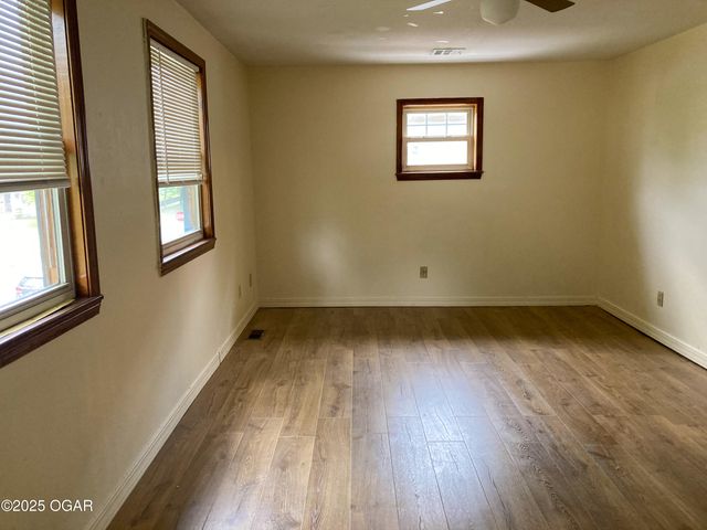 210 N Moffet Avenue, Joplin, MO 64801