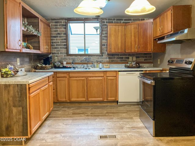 210 N Moffet Avenue, Joplin, MO 64801