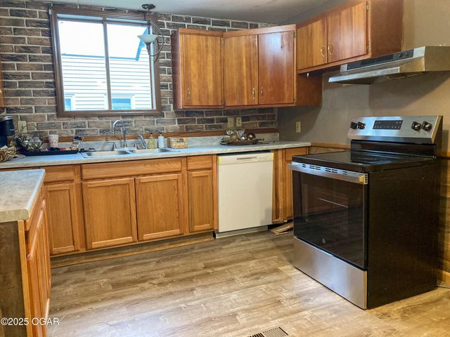 210 N Moffet Avenue, Joplin, MO 64801