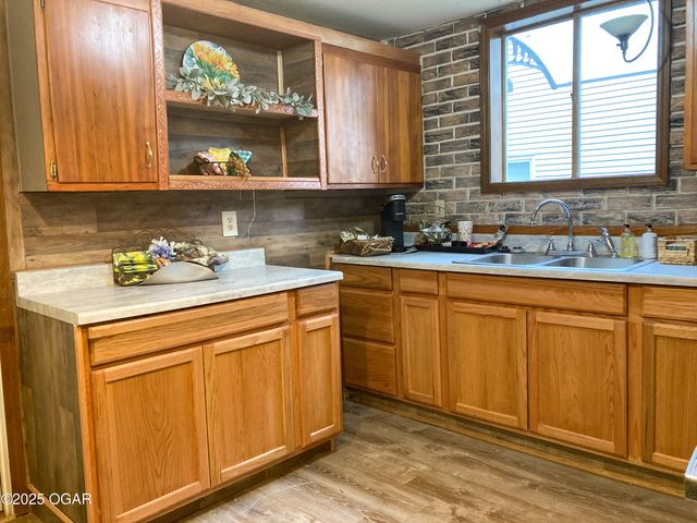 210 N Moffet Avenue, Joplin, MO 64801