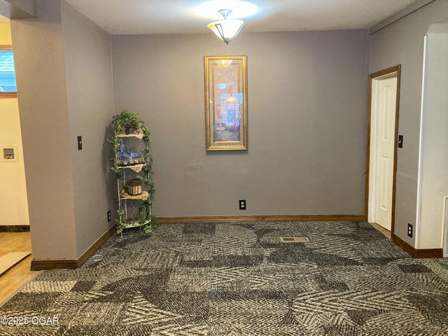 210 N Moffet Avenue, Joplin, MO 64801