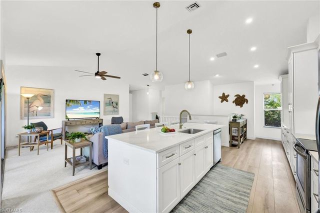 314 Emerald Bay CIR # I5, Naples, FL 34110