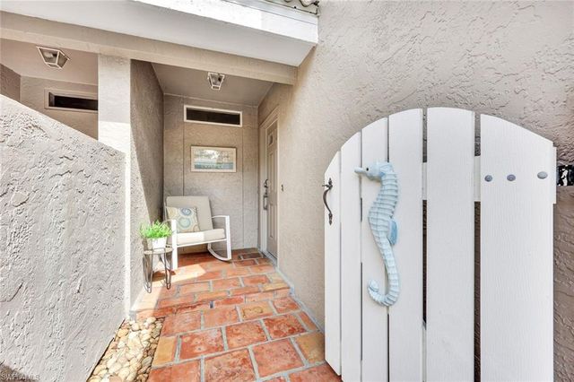 314 Emerald Bay CIR # I5, Naples, FL 34110