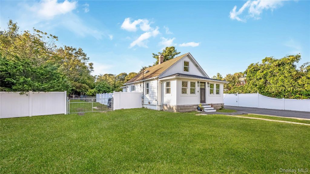 56 Orchard Road, East Patchogue, NY 11772 — photo 5