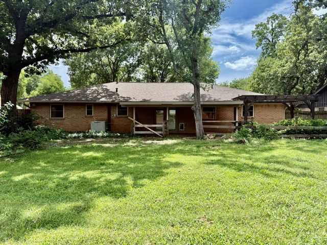 202 Juniper Street, Mansfield, TX 76063
