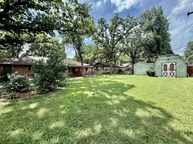 202 Juniper Street, Mansfield, TX 76063