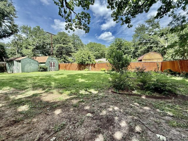 202 Juniper Street, Mansfield, TX 76063