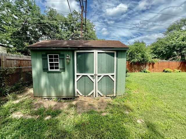 202 Juniper Street, Mansfield, TX 76063