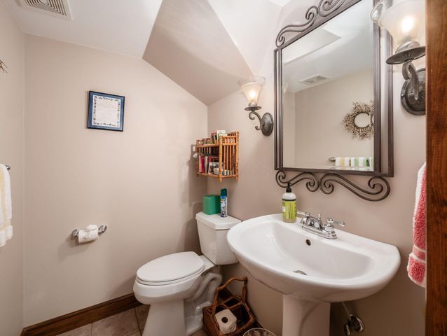 8403 Beeswing Court, Dublin, OH 43017