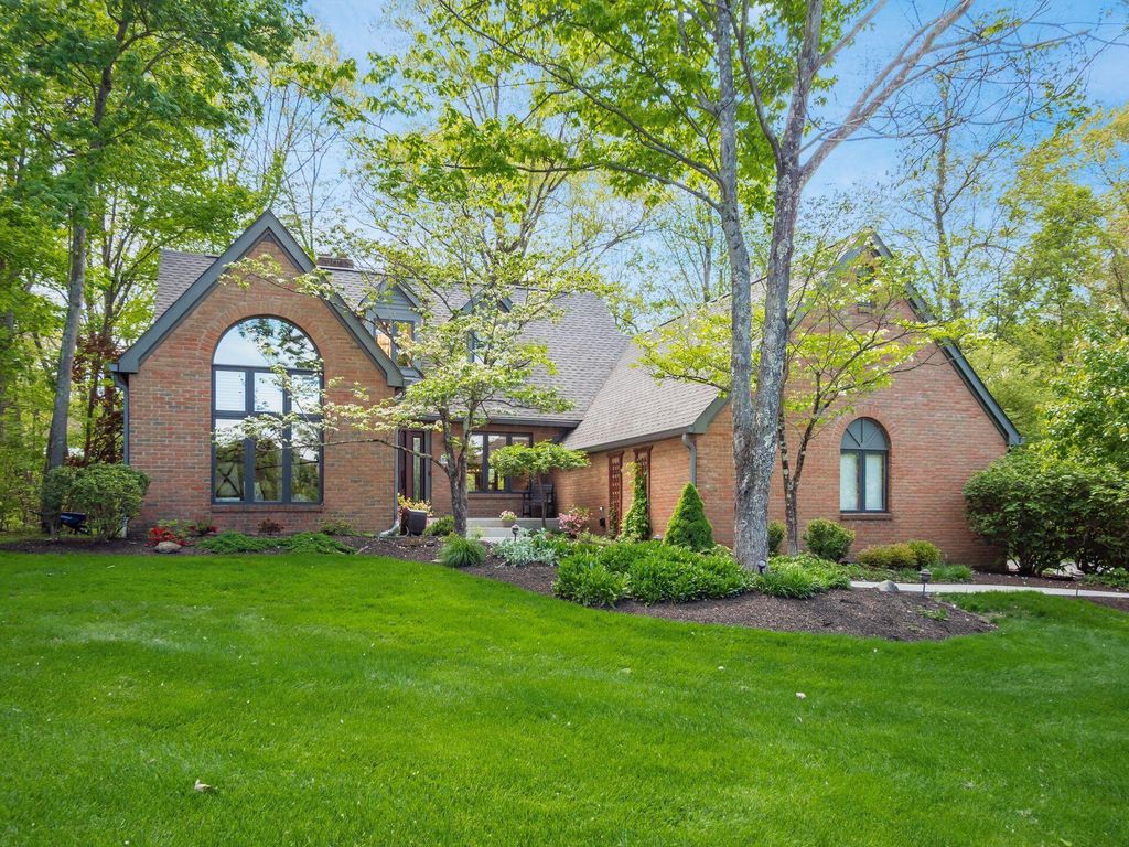 8403 Beeswing Court, Dublin, OH 43017